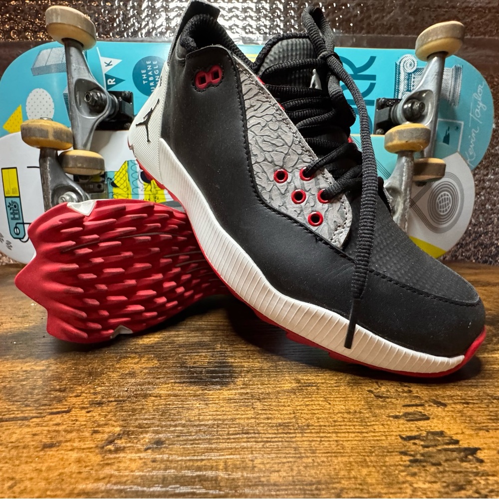 Jordan ADG 2 size 8